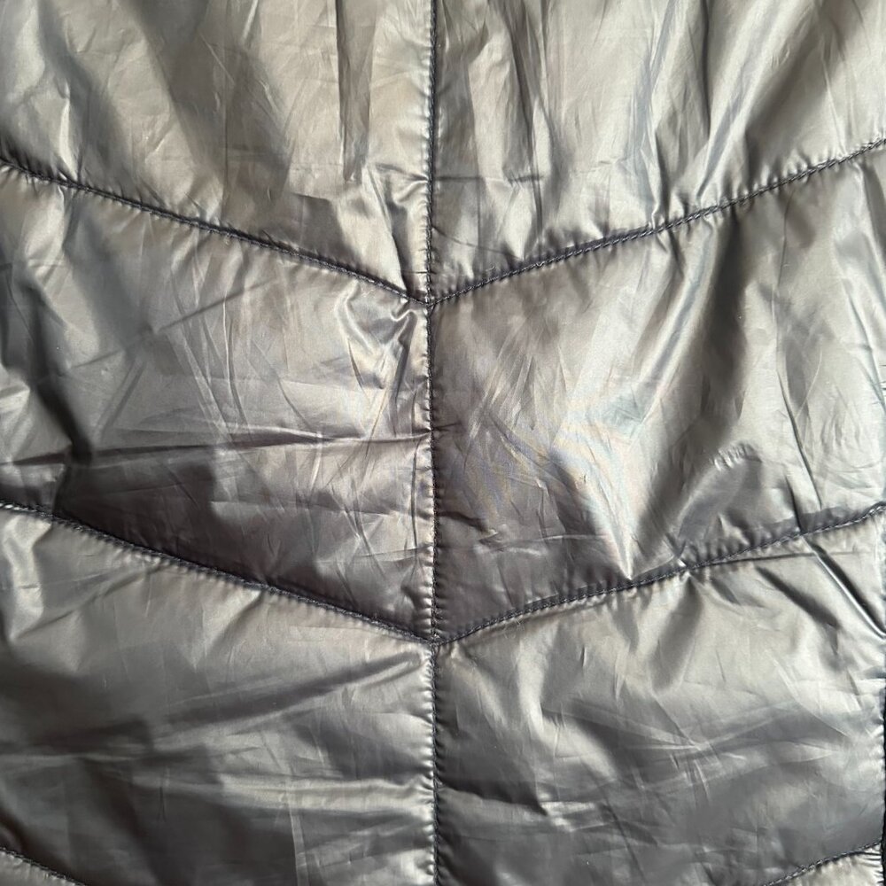 Aeropostale Navy Quilted Puffer Vest L Aqua Lined Lightweight Layering - Picture 3 of 9
